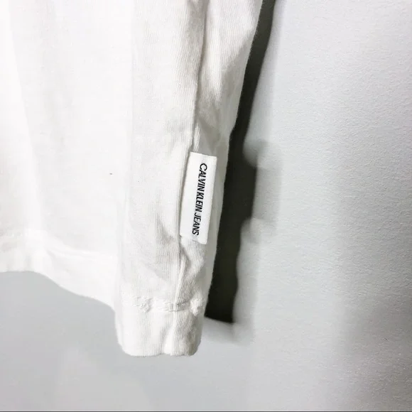 🦋🌙 CALVIN KLEIN | Classic White Long Crop Top - Picture 8 of 9